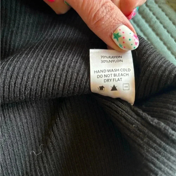 Ensemble Black Square Neck Sweater - Picture 2 of 4